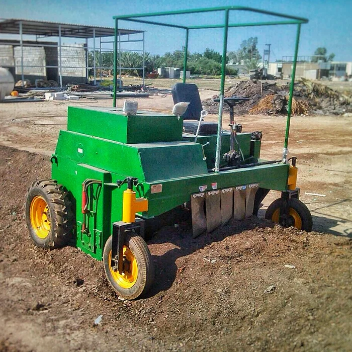 Compost Turner Machine - آلة صنع السماد Mesin Maak Pemutar